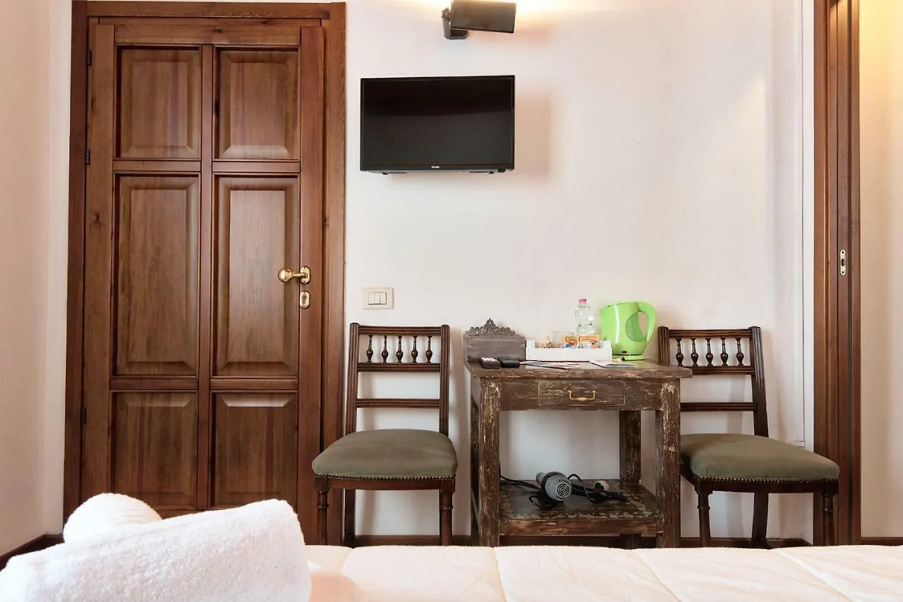 Πανσιόν Maison Ancienne - Self Check-In Μπέργκαμο